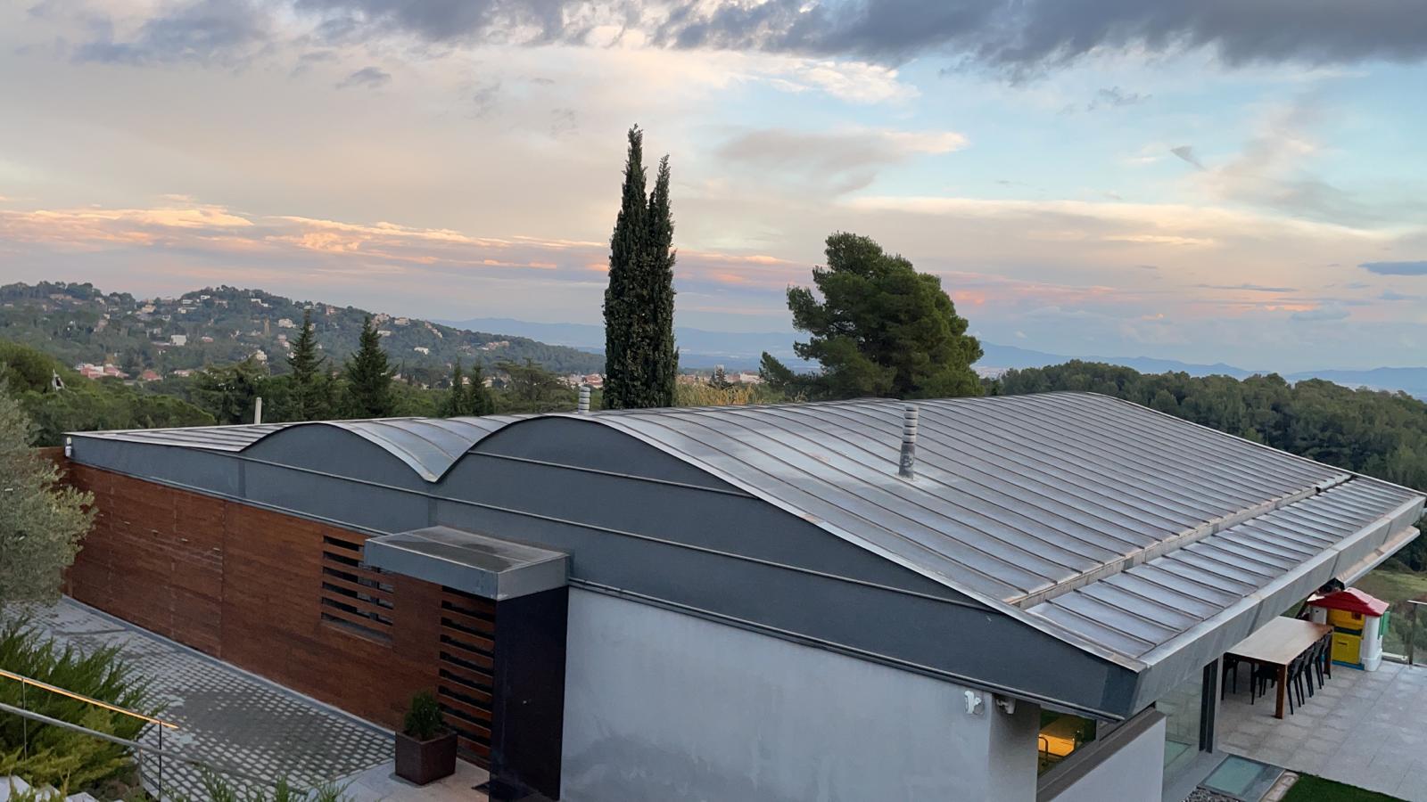 Imagen que muestra el tejado de una casa.