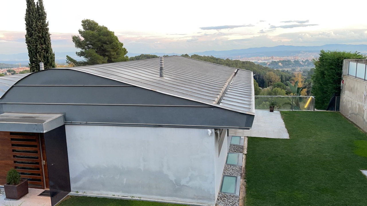 Imagen que muestra el tejado de una casa.